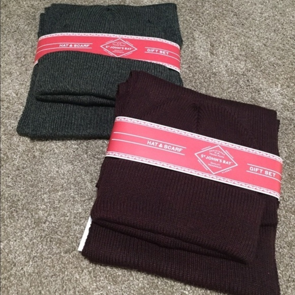 🆕St John’s Bay Hat and Scarf set men’s grey or burgundy